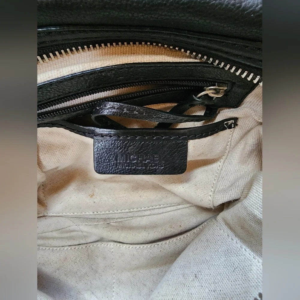 EUC Michael Kors Pebble Leather Chain Zip Satchel Bag Purse